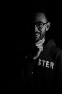 javier hernandez low key photo